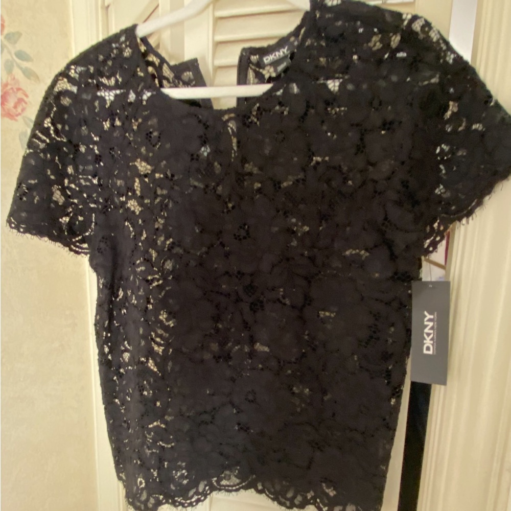 DKNY- Lace short skeeve top - NEW w tags - inside has attached slip